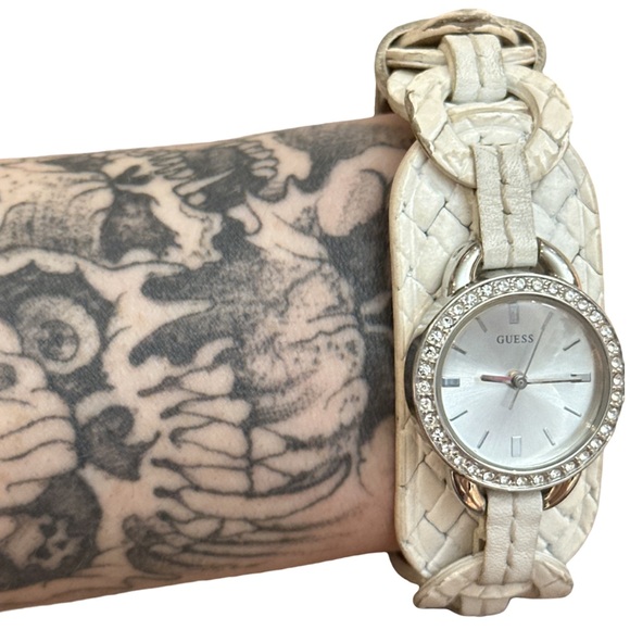 GUESS silver glitz case white "dreamweaver" braided leather women's watch - Picture 4 of 5